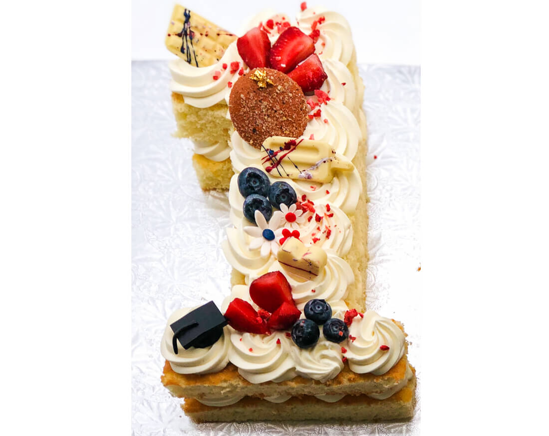 Number Cake graduation | Gâteau sur mesure à Montréal | Luxure Gourmande, Pâtisserie et Chocolaterie