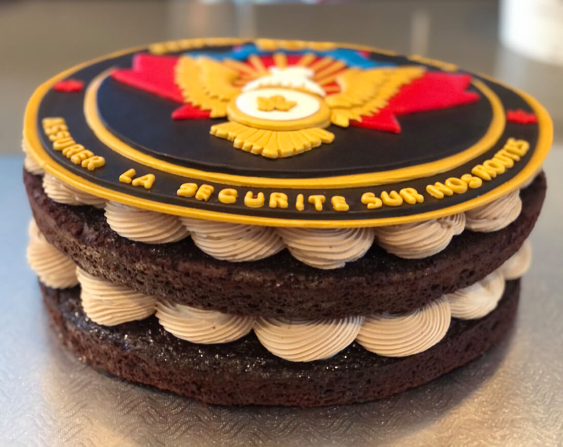 Gâteau police - Jeton de Policier – Gâteau personnalisé à Montréal – Pâtisserie Luxure Gourmande