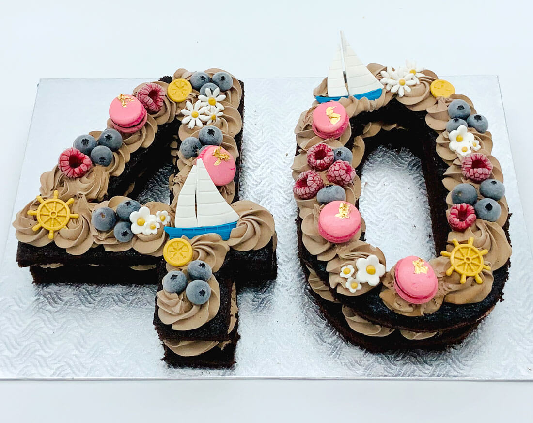 Number Cake nautique 40 ans | Gâteau personnalisé à Montréal | Luxure Gourmande, Pâtisserie et Chocolaterie