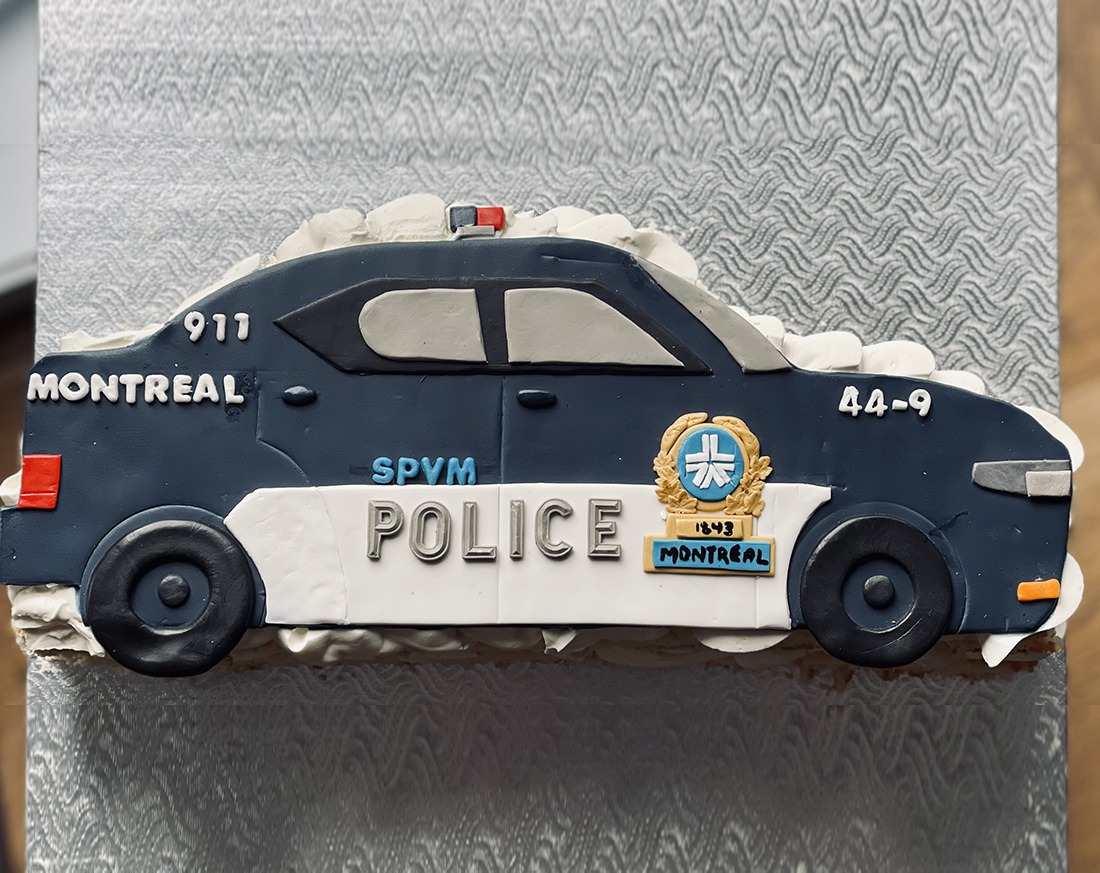 Gâteau auto de police - Gâteau personnalisé à Montréal – Pâtisserie Luxure Gourmande