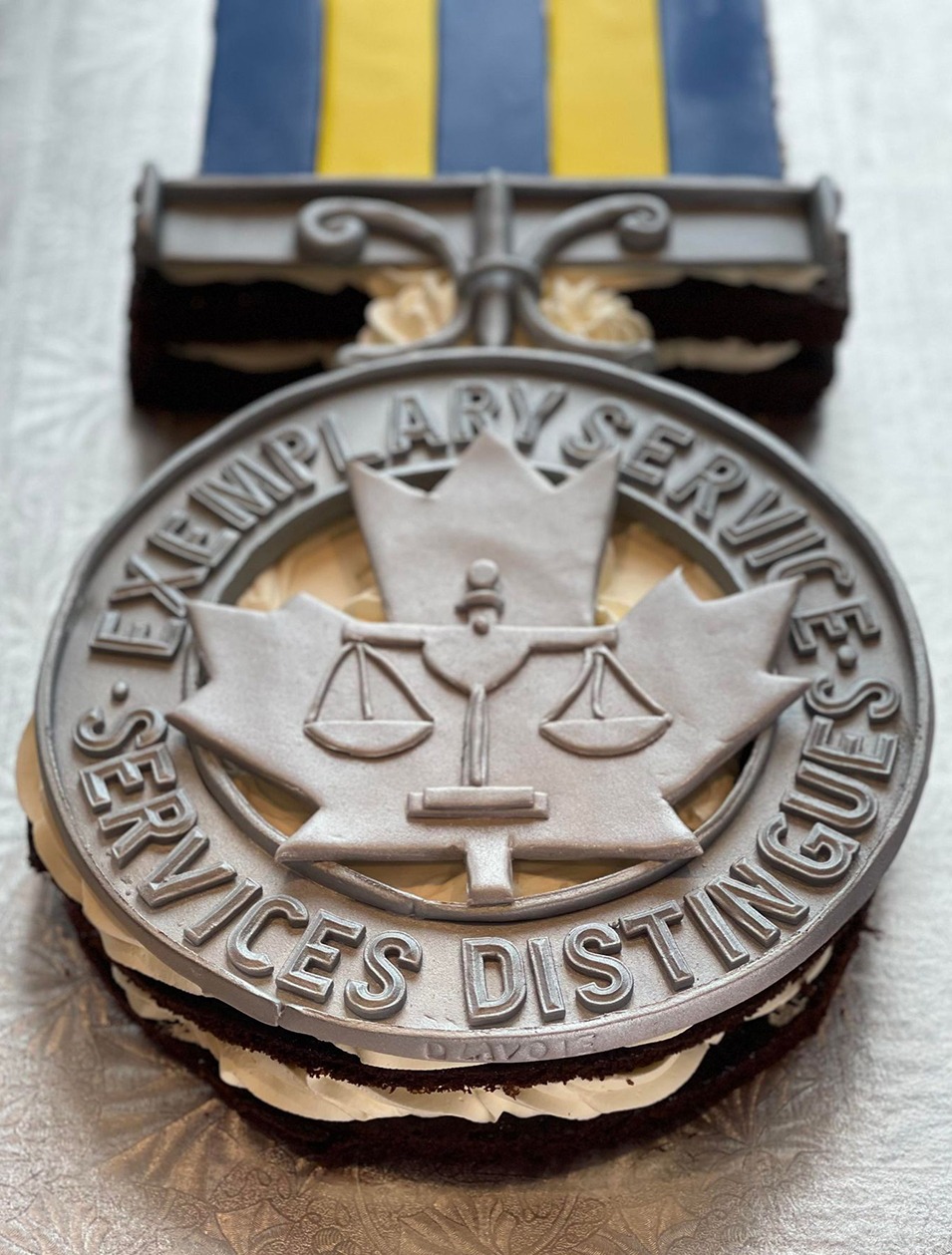 Gateau de police médaille - Gâteau personnalisé à Montréal - Luxure Gourmande 
