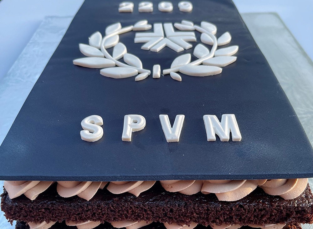 Gâteau insigne de police – Gâteau personnalisé à Montréal – Pâtisserie Luxure Gourmande